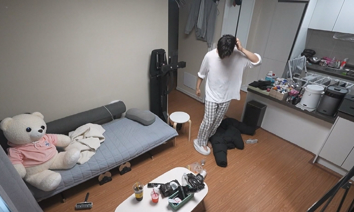 박지현, 머리 닦은 수건으로 바닥 청소? 기안84 냄새나네('나혼산')