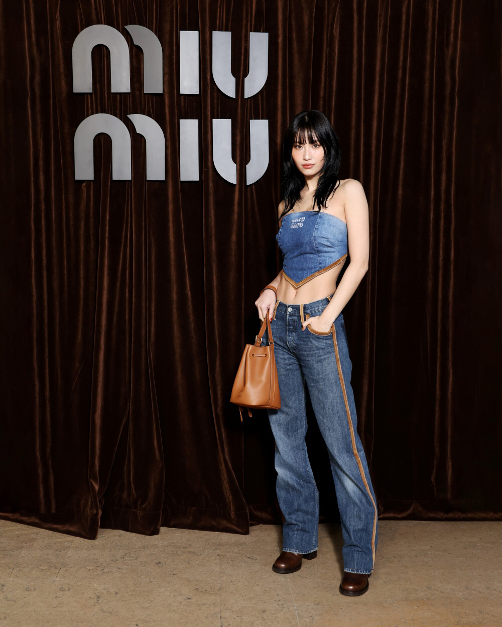 장원영·모모·민니, 미우미우 컬렉션 쇼 빛냈다