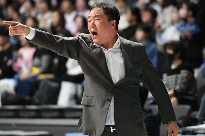 [KBL 현장인터뷰] 전창진 KCC 감독 "배스보다 하윤기 수비에 초점 …