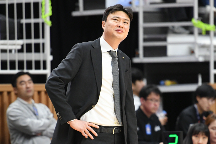 [KBL 현장코멘트] 송영진 KT 감독 "KCC 쪽에 운이 더 따른 것 …