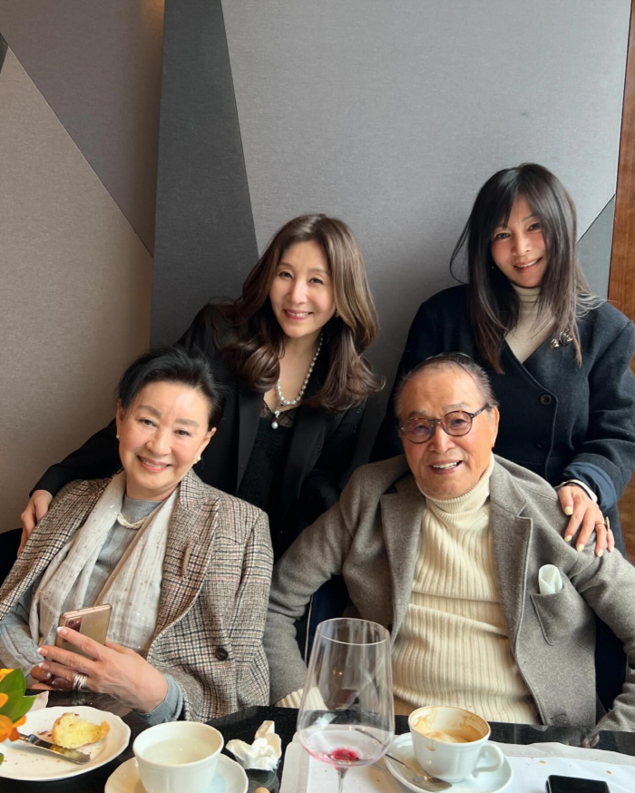 황신혜 "처음으로 연예인 중 예쁘다고 생각" 컴퓨터 미인도 놀란 여배우
