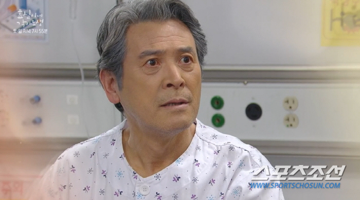 "당장 간 이식 해야한다". 유이, 집 나간 아빠 찾았는데…동료 음악 선…