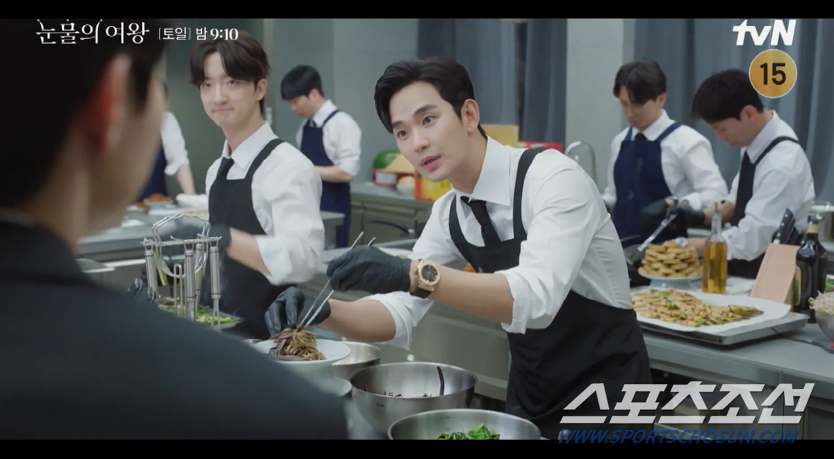 "왜 귀여워서 내 팔자를 꼬았지". 역시 '왕의 귀환'! 김수현, 첫회부…