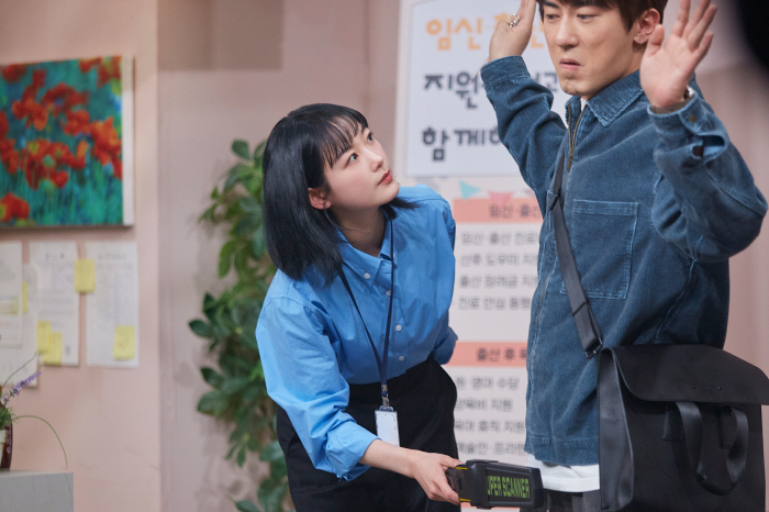 이유미, 19禁 코미디도 완벽 소화…섹시 유머 포텐까지 터뜨렸다('SNL…