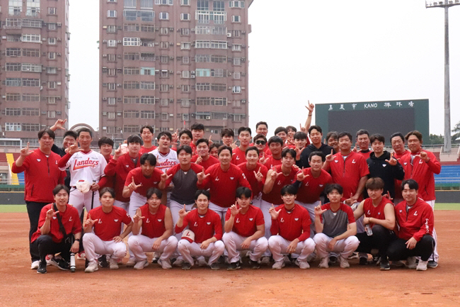 '투수 김주온-포수 김규민 MVP' SSG 퓨처스팀 스프링캠프 종료…연습…