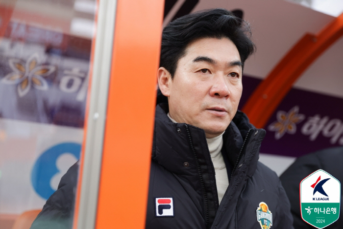 [현장인터뷰]이정효 감독 밀당, 가브리엘 선발 제외 "수비 등한시해서" …