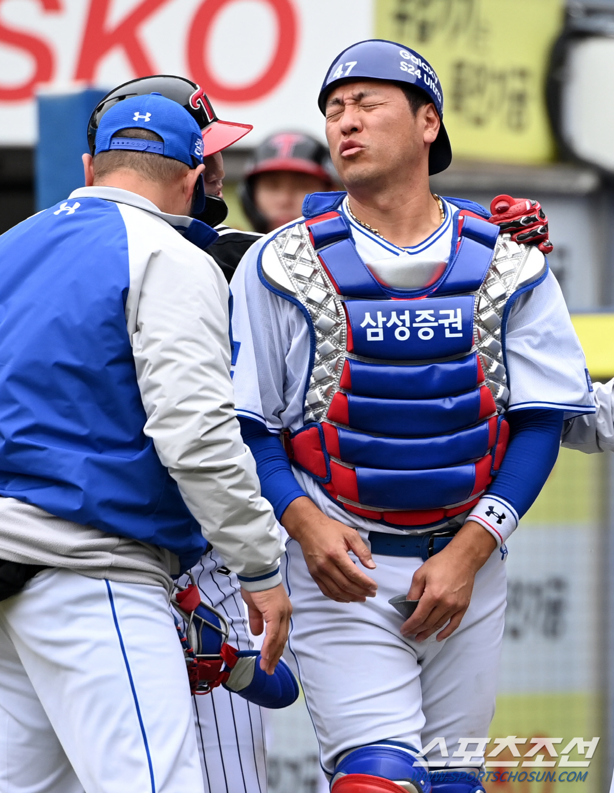 '이제 시범경기인데...'손목에 파울타구 직격 당한 강민호, 그의 손목은…
