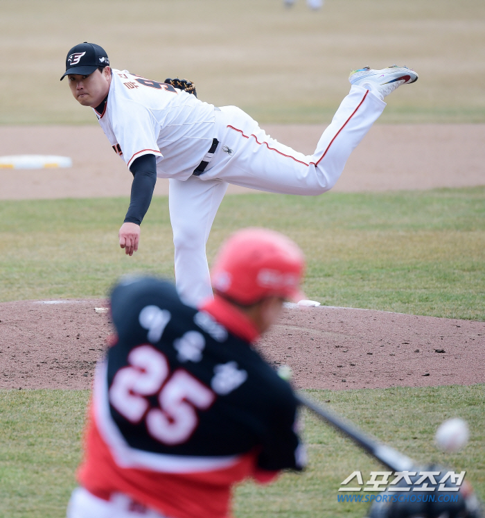 1회 9점+RYU KKK+문동주 무실점...한화 팬엔 종합선물세트 같던 …