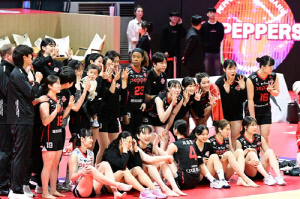 프로배구 정규리그 1위 캐스팅보트 쥔 최하위 페퍼와 KB손보