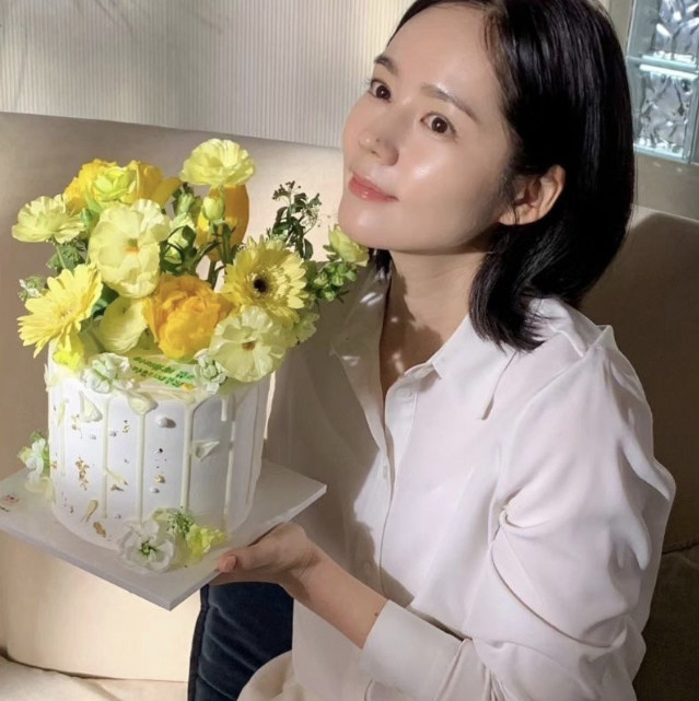 한가인도 미모 걱정을 하다니 "둘째 낳고 잡티 올라와 고민"