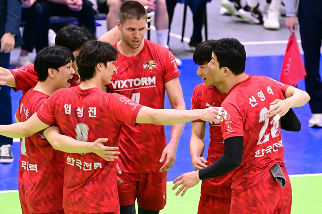 '임성진 개인 최다 26득점 폭발!' 한국전력, 시즌 홈 최종전에서 삼성…