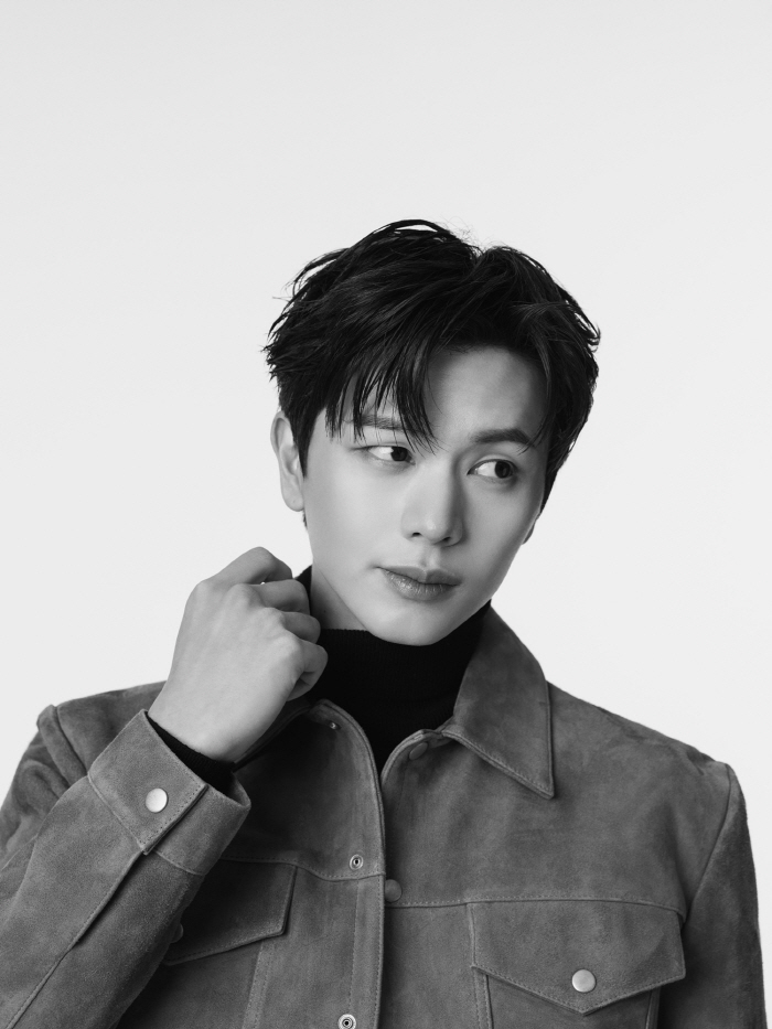 육성재, 소속사 이적 후 첫 행보..비투비 아닌 솔로가수로 "상반기 앨범…