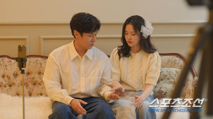 '100일' 김동완♥서윤아, 커플링→스킨십까지…이러고 헤어지면 시청자들 …