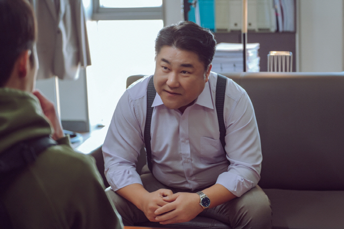 고창석, 역시 '명품 신스틸러' 맞네…미워할 수 없는 매력까지 ('로얄로…