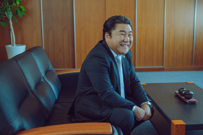 고창석, 역시 '명품 신스틸러' 맞네…미워할 수 없는 매력까지 ('로얄로…