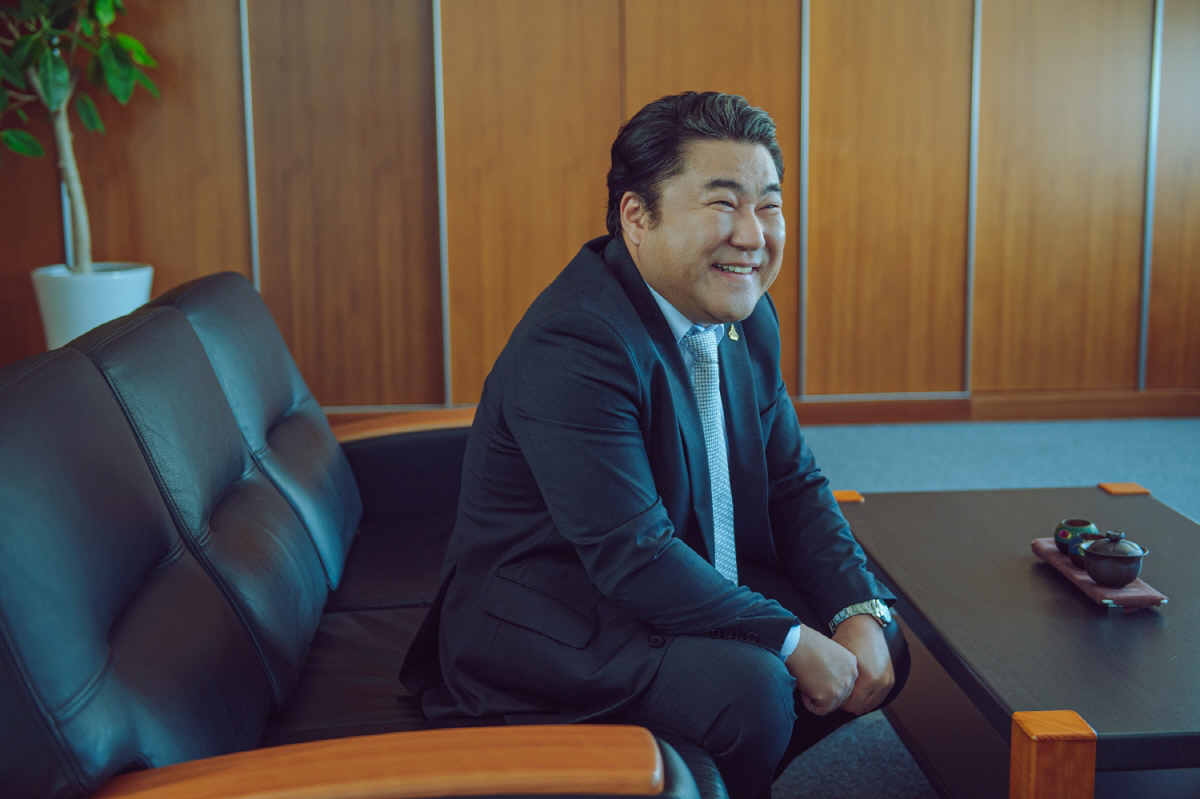 고창석, 역시 '명품 신스틸러' 맞네…미워할 수 없는 매력까지 ('로얄로…