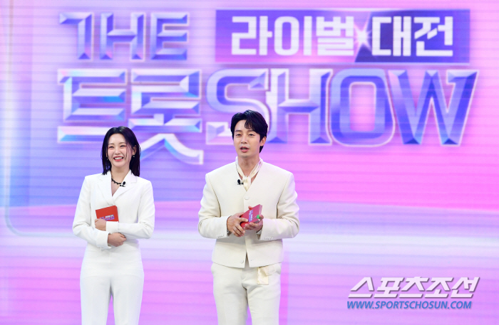 '더 트롯쇼 라이벌대전', 25일 첫방 확정…MC 허경환-홍지윤, 첫 촬…