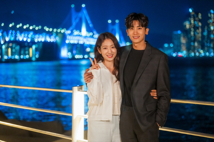 "굿바이 우늘커플" 박신혜X박형식 '닥터슬럼프' 종영 D-3, 뭉클한 종…