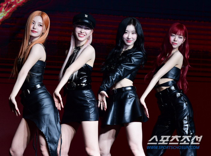 [공식] JYP "스트레이키즈 등 악성 게시물, 선처·합의 없는 법적대응…