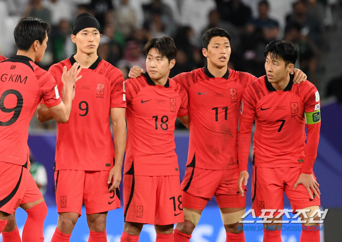 1시간 만에 태국전 6만석 매진! 축구팬들은 위대하다, 응원 보이콧 목소…