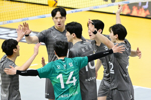 오늘도 1위 결정 안났다, 진짜 끝까지 간다…16일 판가름