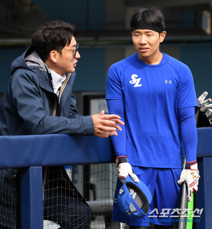 대선배 이택근부터 롯데 고영민 코치까지 '김지찬 앓이'...발걸음 옮기는…