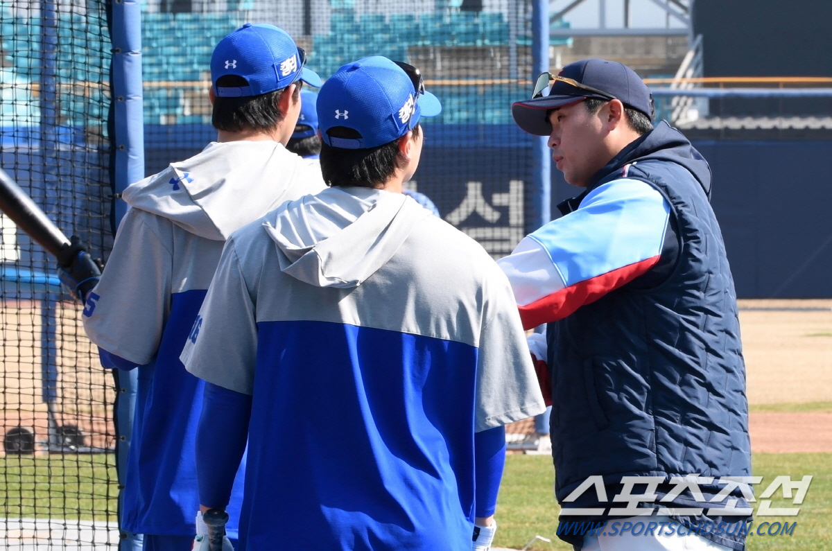'코치님 강남이 좀 혼내주세요' 전날 손등 맞고 쓰러졌던 구자욱의 복수,…