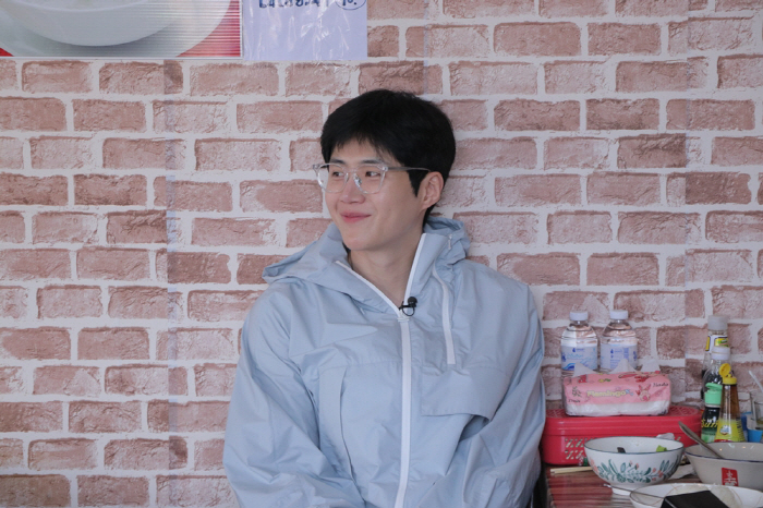 김선호, 문세윤과 심각하게 돈 세는 중?…'1박2일' 케미 생각나('먹보…