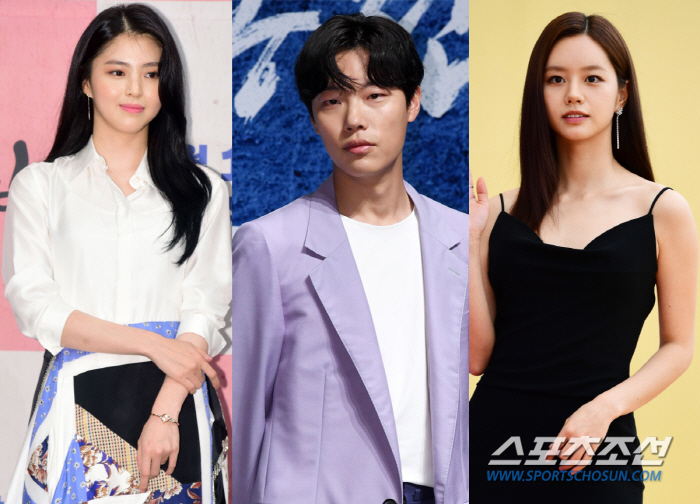 "환승연애 없다" 한소희, 혜리 소환에 맞불?...류준열과 '환승열애설'…