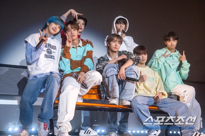 미래소년, 데뷔 첫 日 투어 'RUNNING UP' 성공적으로 마무리… …