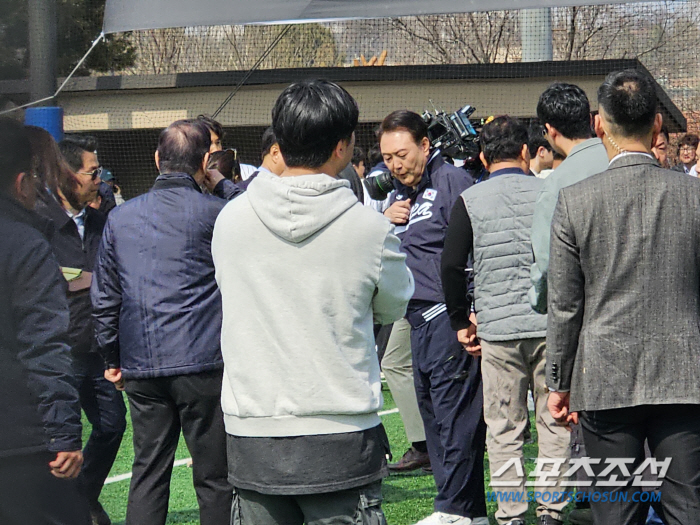 '헉, 이게 무슨 일이야' SD 유소년 야구 클리닉, 윤석열 대통령 깜짝…
