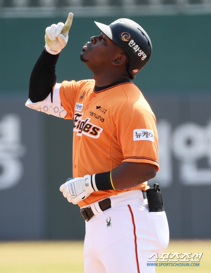 '하주석 결승포+임종찬 쐐기포' 한화, 병살타 3개 치고도 완승! 장단 …