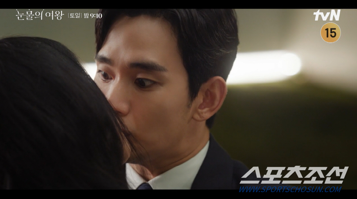 [종합]"걸어다니는 섹시 다이너마이트 같고". 김지원, 김수현 복근 반하…