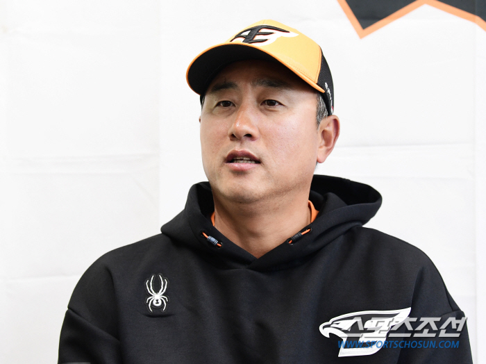 "진짜 큰일날뻔" 애제자 '사고'에 가슴 쓸어내린 최원호 감독, 뒤늦은 …