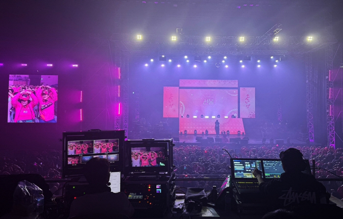 송가인, 목수술 후 첫 콘서트 성료 "마음의 선물 받아 행복"