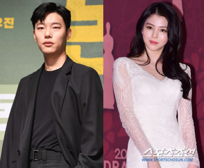 한소희♥류준열, '환승연애' 아니라는데...팬들은 왜 화가 났을까[SC이…