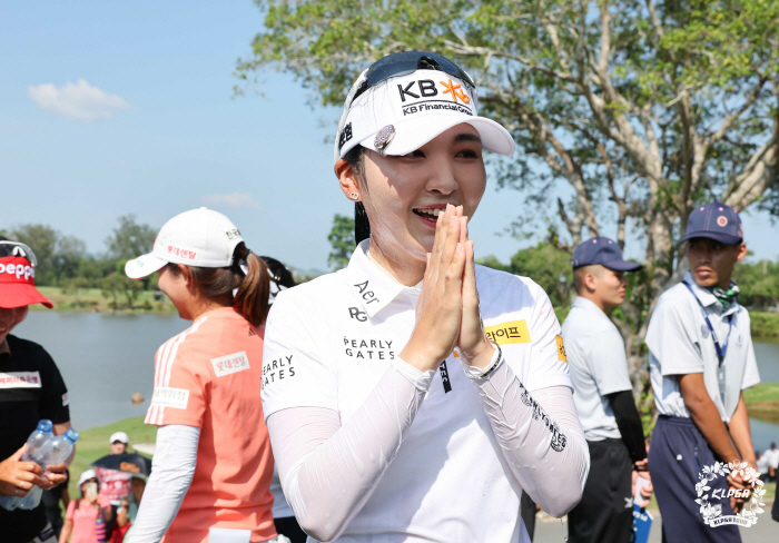 '시즌 첫 V' 챔피언의 저력 보여준 이예원 "지난해 못 잡은 다승왕, …
