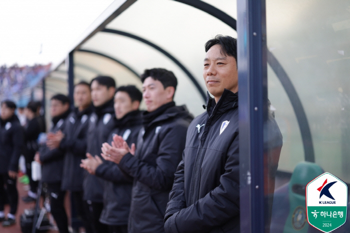 [현장기자회견]염기훈 감독 "안산전, 어려울 것이라 생각했는데 결과 가져…