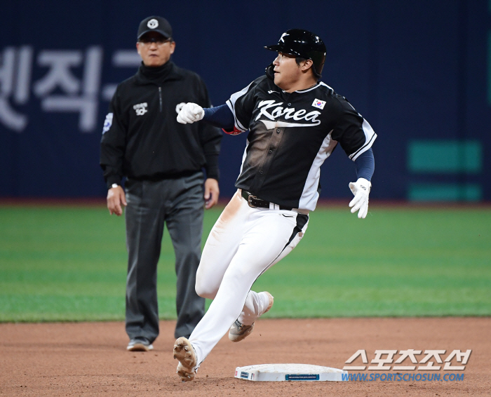 '9이닝 다 뛰세요' 한국 야구 미래들, SD 슈퍼스타들 간담을 서늘케 …