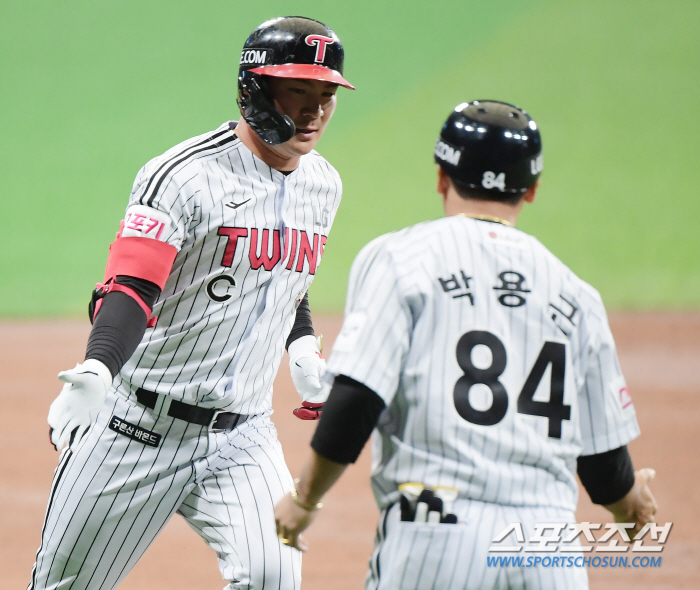 한국시리즈 MVP. 롤렉스 받을만 했다. LG 주장 오지환, 시즈 상대 …