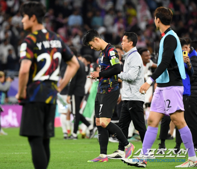 축구협회, 亞컵 유니폼 뒷돈 거래 논란 해명 "수량 부족 없었다"