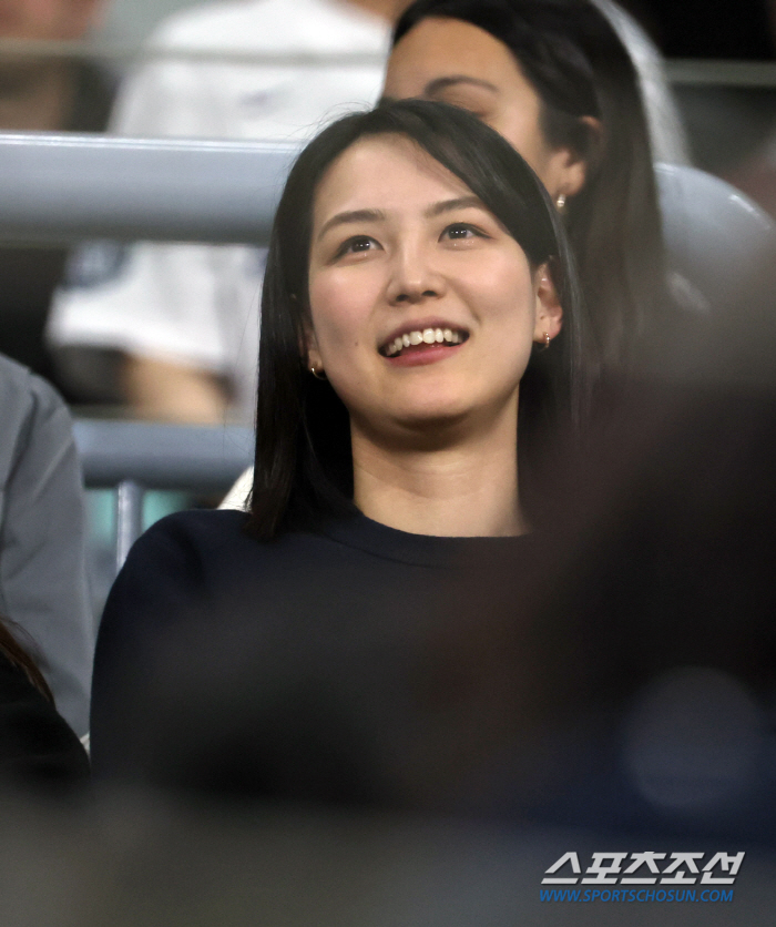 '오늘은 3연타석 범타' 오타니 허리 때문인가? 아내와 부모님 앞에서 침…