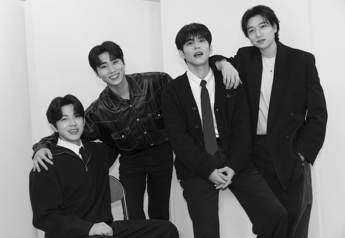 [SC인터뷰]"많이 고팠다"…'3년만 완전체' 데이식스, 이젠 정주행으로…