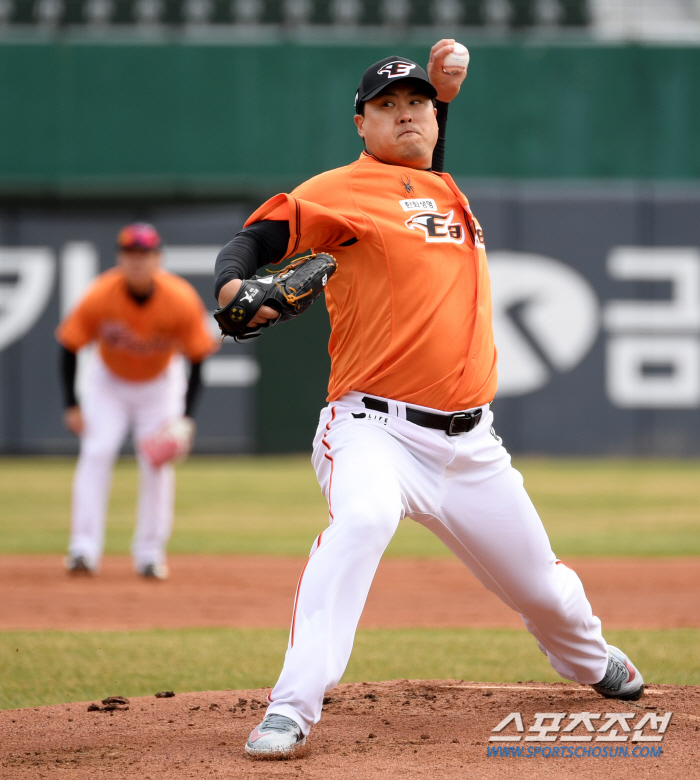 "류현진, 지금까지 중 가장 안 좋았다"…그런데 사령탑 믿음은 더 커졌다…