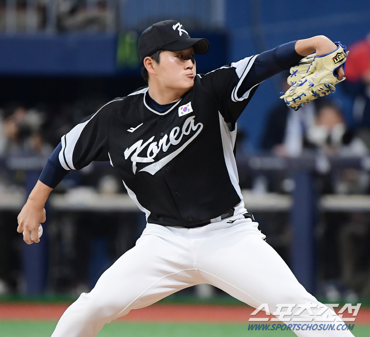 "완성형 느낌이…" NPB·MLB 침묵시킨 19세의 KK '국대포수&ML…