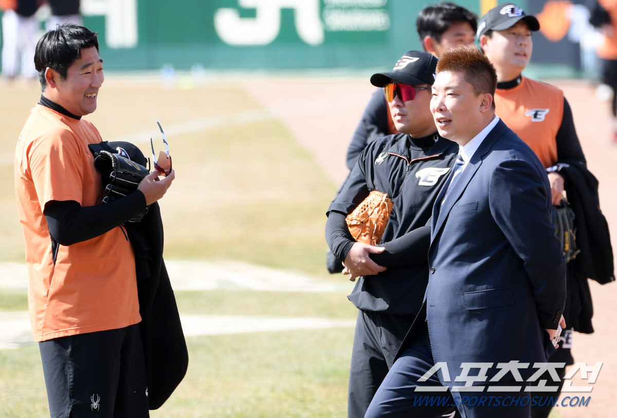 대전서 뭉친 타이거즈 옛 동료들, 선배는 해설위원 후배들은 한화 이글스