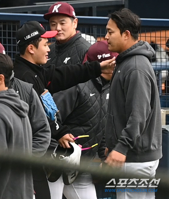 잠실서 만난 최원태와 조상우, 이제 유니폼은 다르지만...[잠실 스케치]
