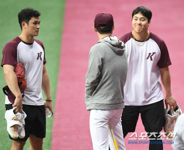 잠실서 만난 최원태와 조상우, 이제 유니폼은 다르지만...[잠실 스케치]