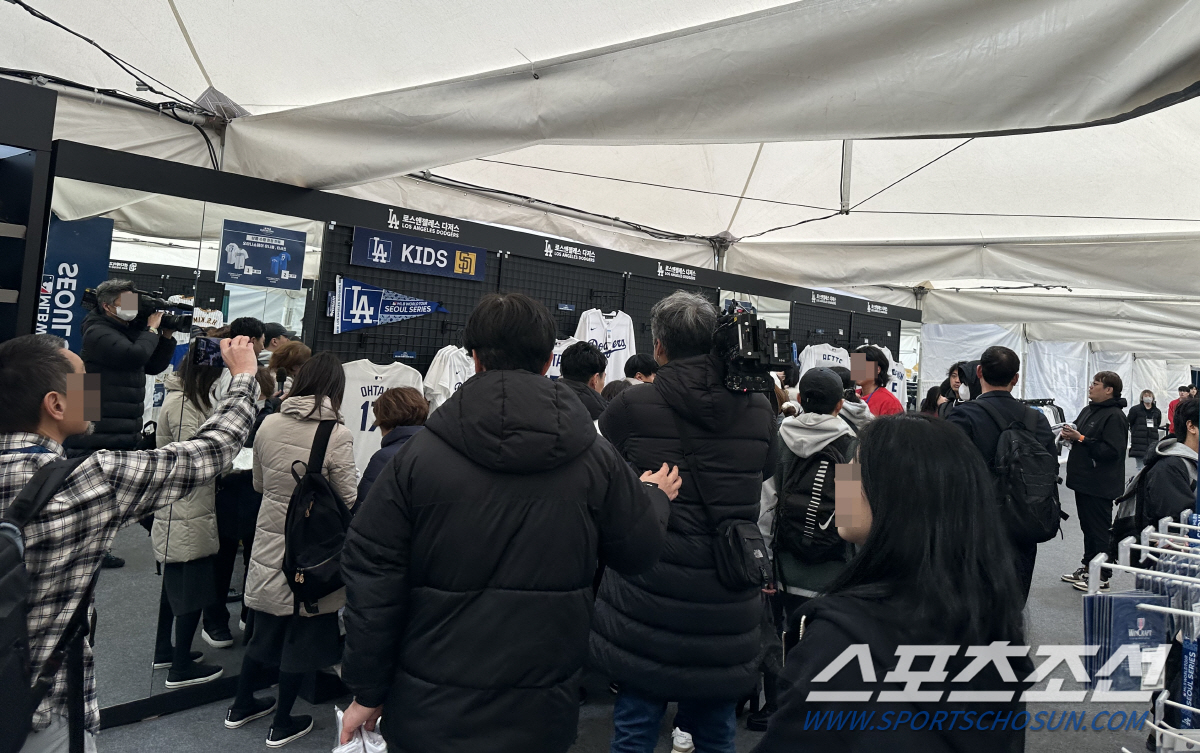 "오타니 유니폼은 1인당 1개만!" 일본인들까지 몰렸다, 오픈런 대기줄만…