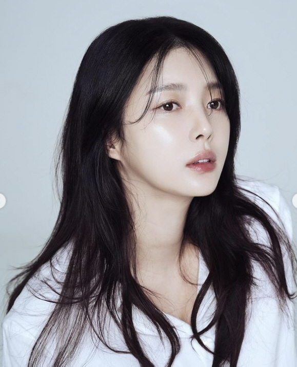엄현경, "잘 지내셨나요"..결혼·임신 동시발표→출산 후 6개월만 근황 …